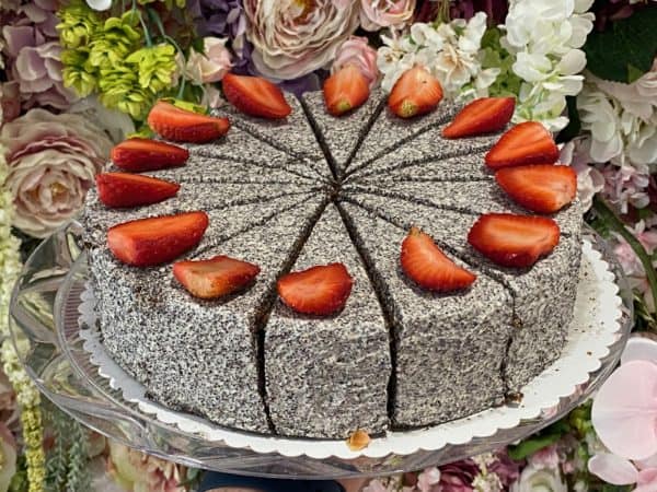 Maková torta bezlepková. Torty NItra. Ružová cukráreň