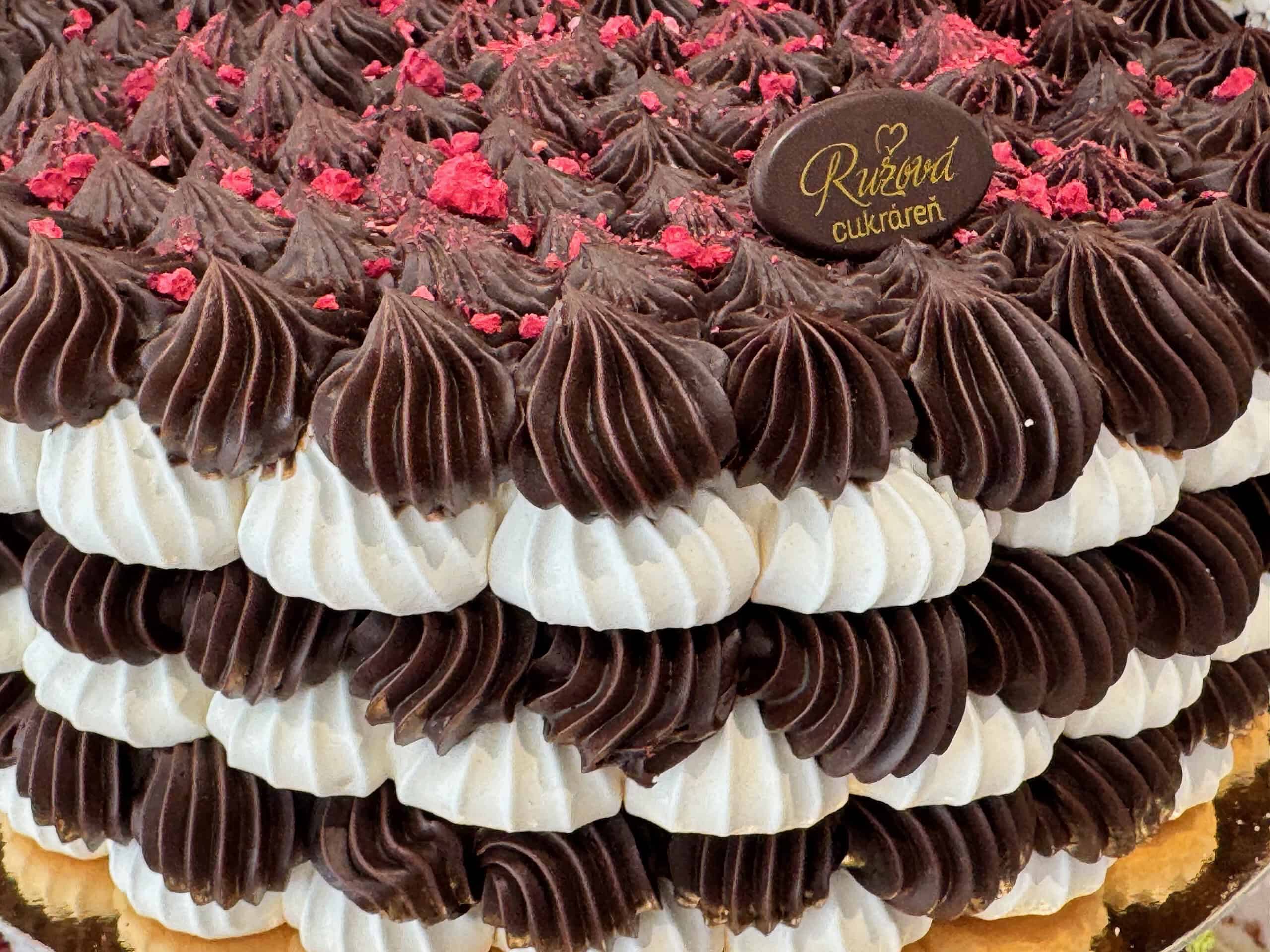 Penová torta veľká okrúhla eshop torty Nitra cukraren