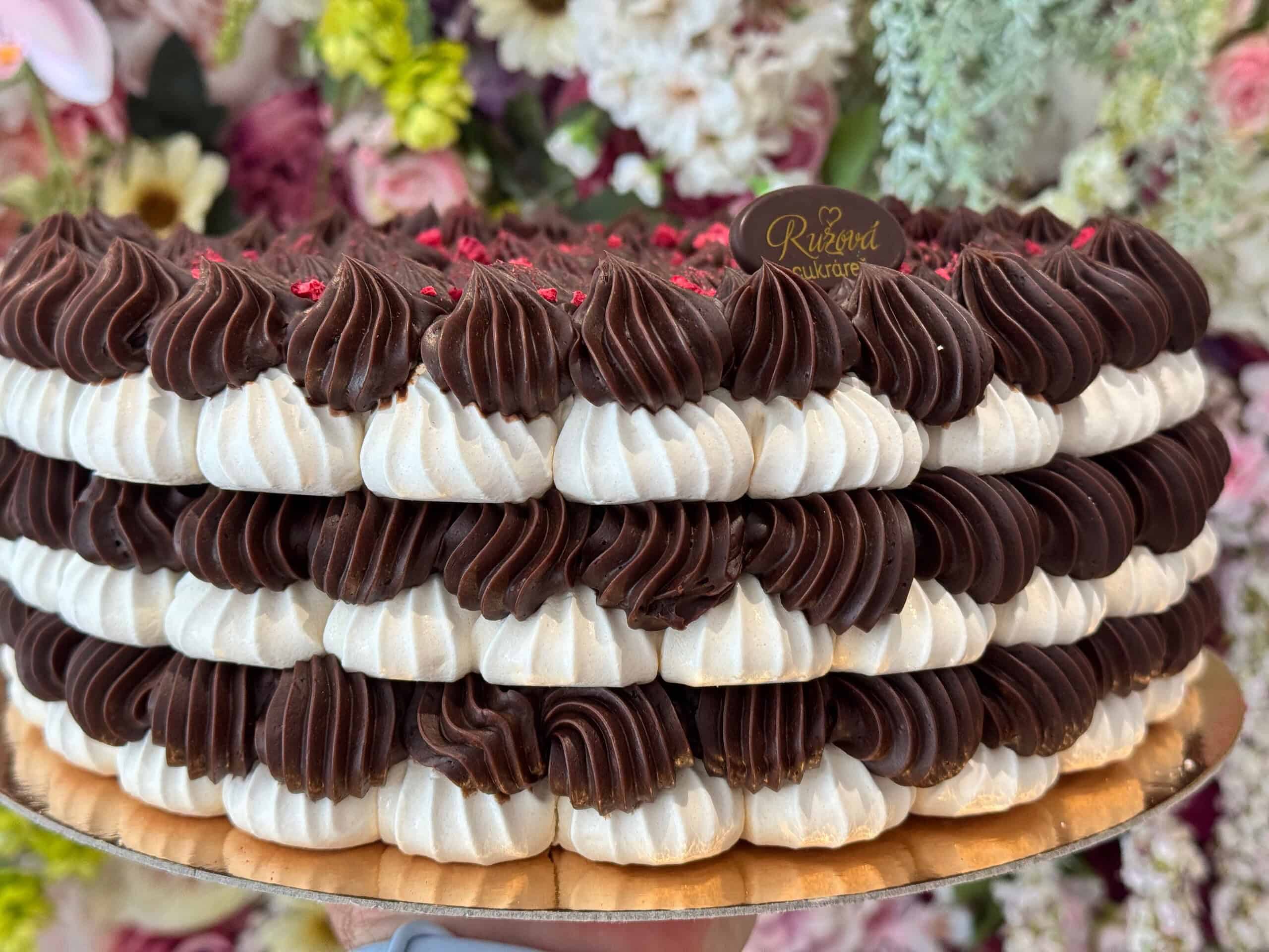 Penová torta veľká okrúhla eshop torty Nitra cukraren