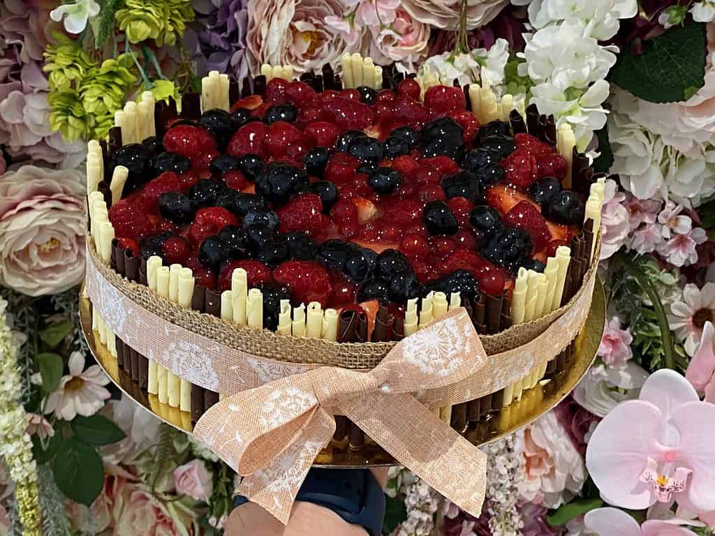 Ovocná torta. Torty Nitra Ružová cukráreň
