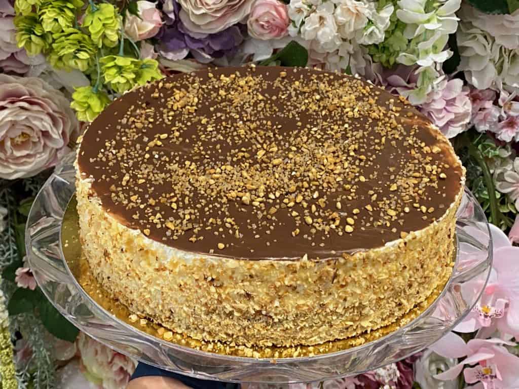 Torta grilážová (karamelová). Torty Nitra Ružová cukráreň