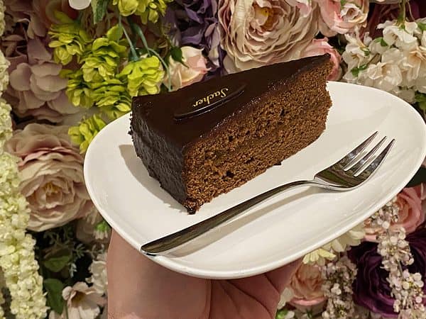 Sacher torta pravá. Torty Nitra