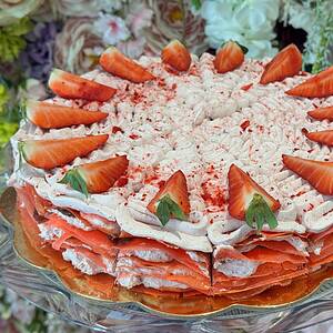 Crepe torta jahodová palacinková eshop torty Nitra cukráreň