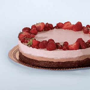 Vegán Strawberry Cake exclusive eshop Torty Nitra cukráreň